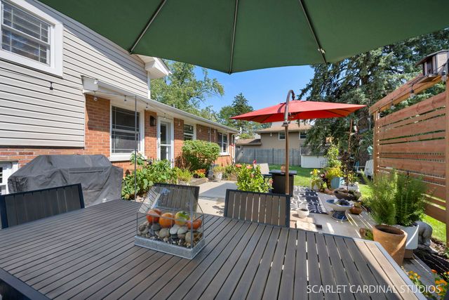328 Spruce Drive, Naperville, IL 60540