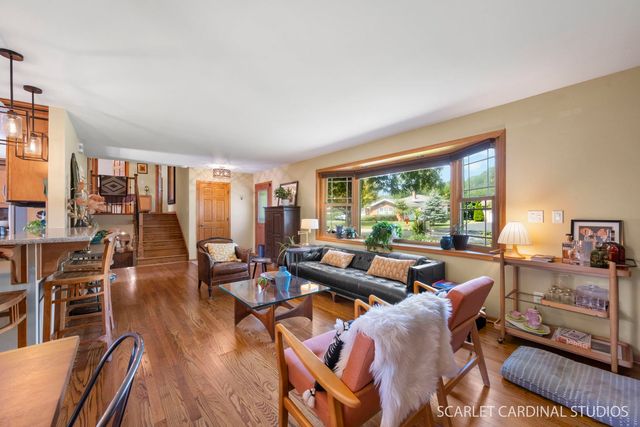 328 Spruce Drive, Naperville, IL 60540