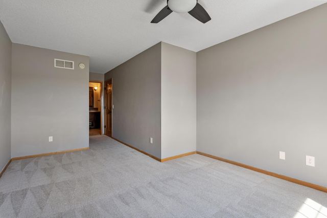 13440 60th Place N 121, Plymouth, MN 55446