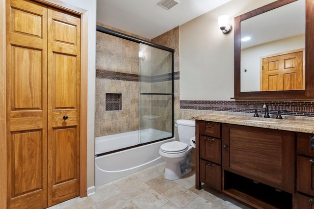 13440 60th Place N 121, Plymouth, MN 55446