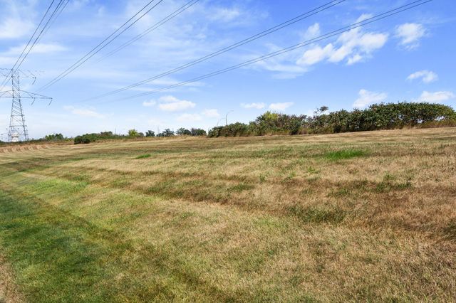 13440 60th Place N 121, Plymouth, MN 55446