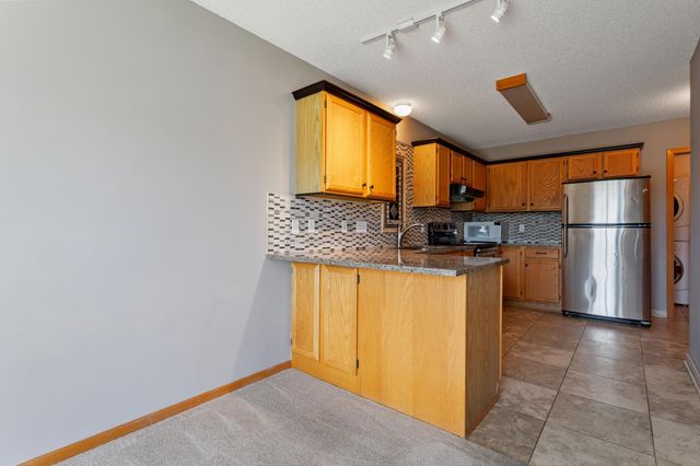 13440 60th Place N 121, Plymouth, MN 55446