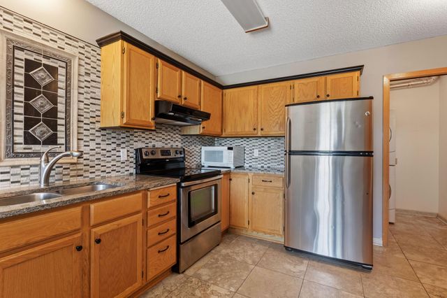 13440 60th Place N 121, Plymouth, MN 55446