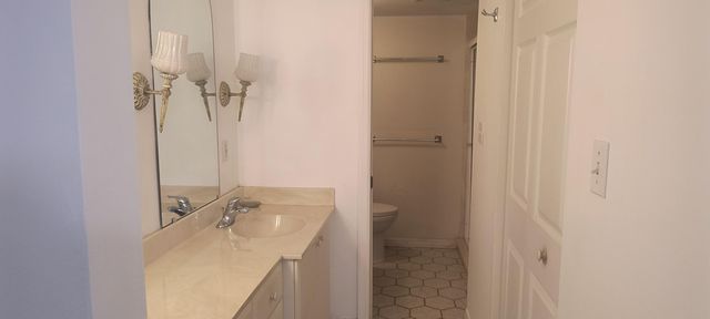 1611 Minutemen Causeway 111, Cocoa Beach, FL 32931