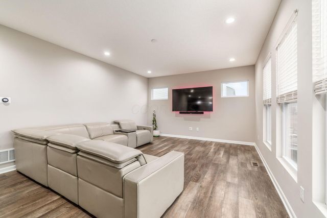 716 Holbrook Drive, Sunbury, OH 43074