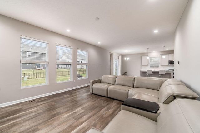 716 Holbrook Drive, Sunbury, OH 43074