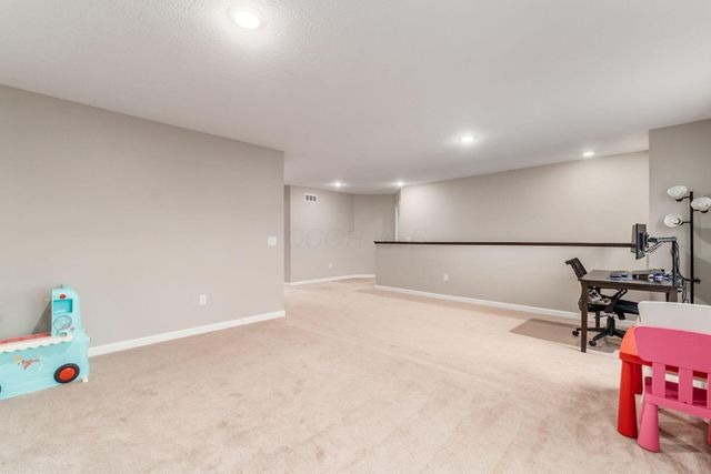 716 Holbrook Drive, Sunbury, OH 43074