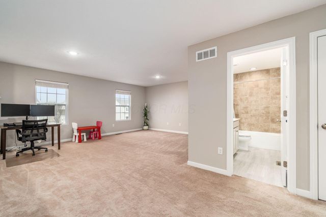 716 Holbrook Drive, Sunbury, OH 43074