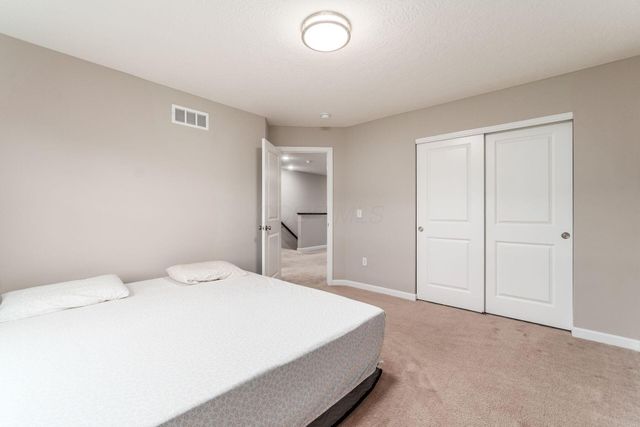 716 Holbrook Drive, Sunbury, OH 43074