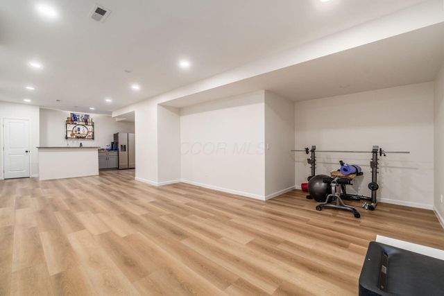 716 Holbrook Drive, Sunbury, OH 43074