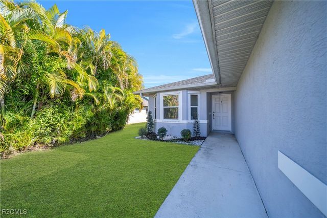 2032 NE 6th ST, Cape Coral, FL 33909