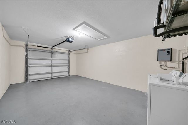 2032 NE 6th ST, Cape Coral, FL 33909