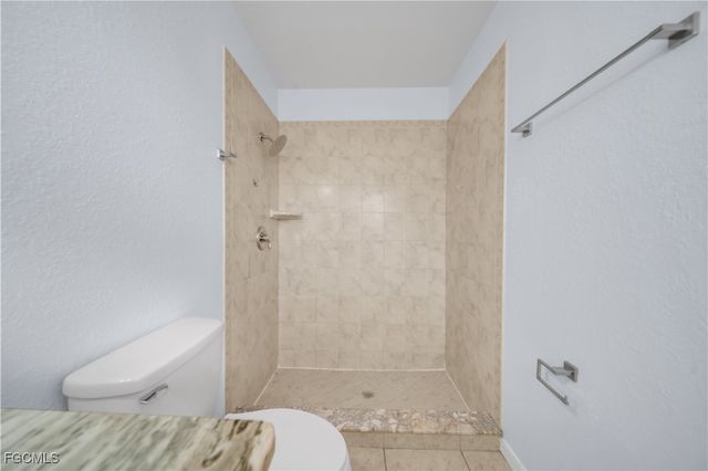 2032 NE 6th ST, Cape Coral, FL 33909