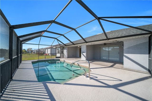 2032 NE 6th ST, Cape Coral, FL 33909