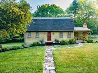 231 Edgewood Road, West Springfield, MA 01089