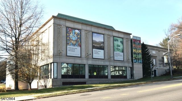 5 Roosevelt Pl 2B, Montclair Twp., NJ 07042