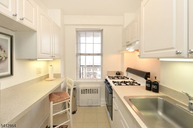 5 Roosevelt Pl 2B, Montclair Twp., NJ 07042