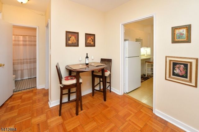 5 Roosevelt Pl 2B, Montclair Twp., NJ 07042