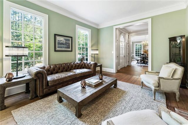 420 Fawn Glen Drive, Roswell, GA 30075