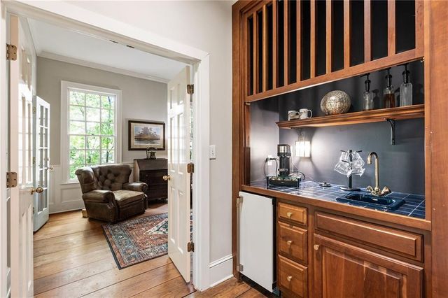 420 Fawn Glen Drive, Roswell, GA 30075