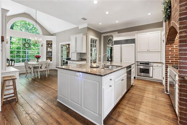 420 Fawn Glen Drive, Roswell, GA 30075