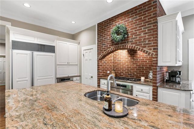 420 Fawn Glen Drive, Roswell, GA 30075