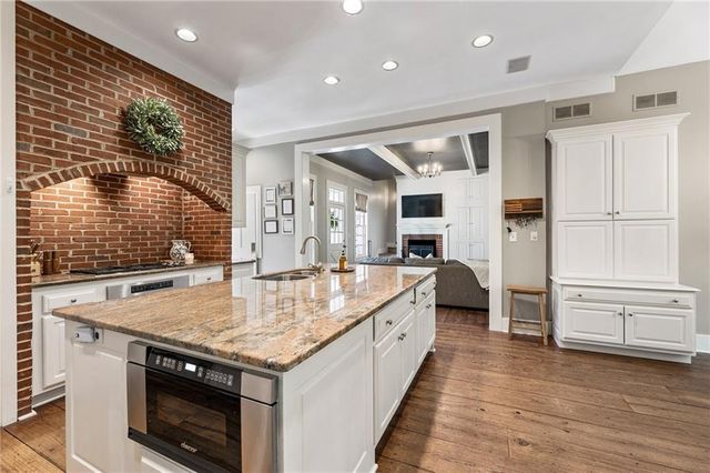 420 Fawn Glen Drive, Roswell, GA 30075