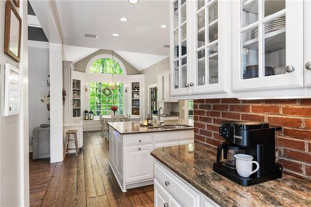 420 Fawn Glen Drive, Roswell, GA 30075