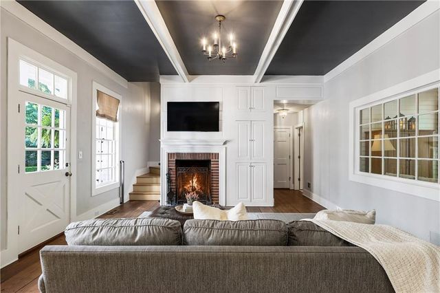 420 Fawn Glen Drive, Roswell, GA 30075