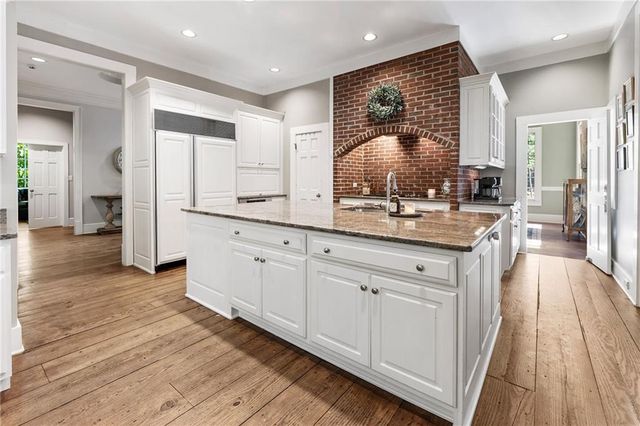 420 Fawn Glen Drive, Roswell, GA 30075