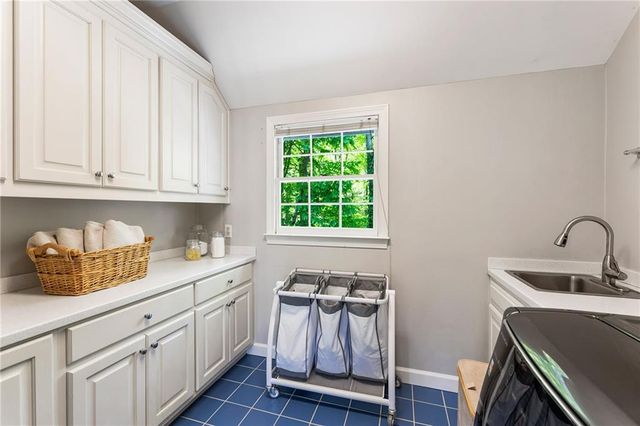 420 Fawn Glen Drive, Roswell, GA 30075