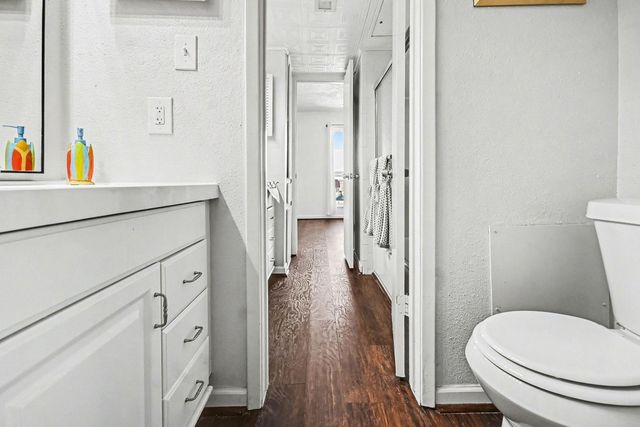 307 Yacht Club Lane 307, El Lago, TX 77586