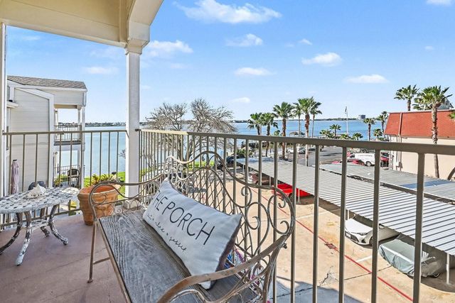 307 Yacht Club Lane 307, El Lago, TX 77586