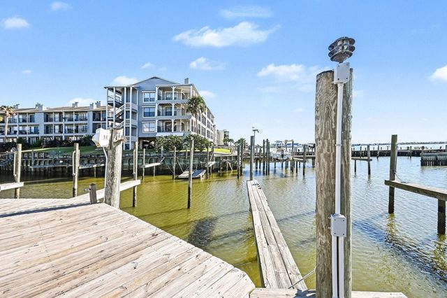 307 Yacht Club Lane 307, El Lago, TX 77586