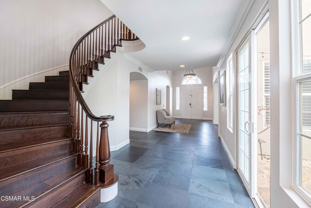 Image 10 of property listing at 3140 Eaglewood Avenue, Thousand Oaks, CA 91362