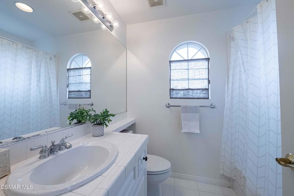 Image 60 of property listing at 3140 Eaglewood Avenue, Thousand Oaks, CA 91362