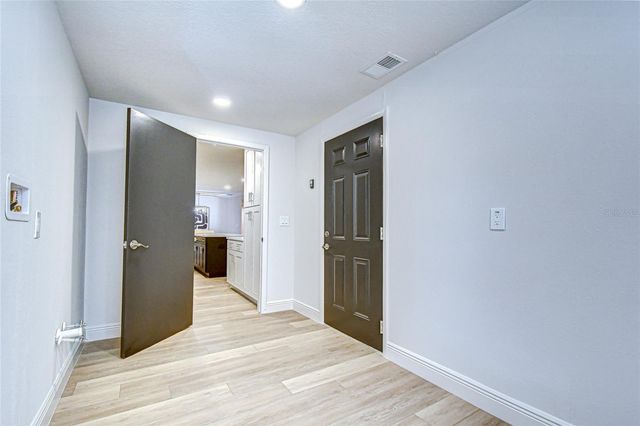 4204 BRIARBERRY LANE, Tampa, FL 33624