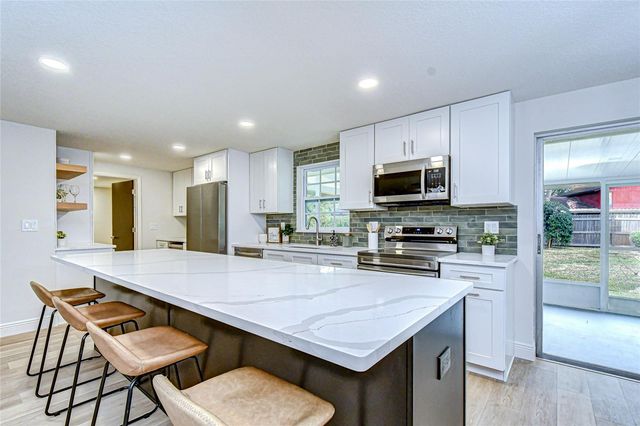 4204 BRIARBERRY LANE, Tampa, FL 33624