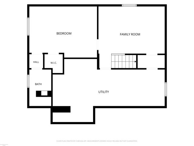1595 Ford Court, Grosse Pointe Woods, MI 48236