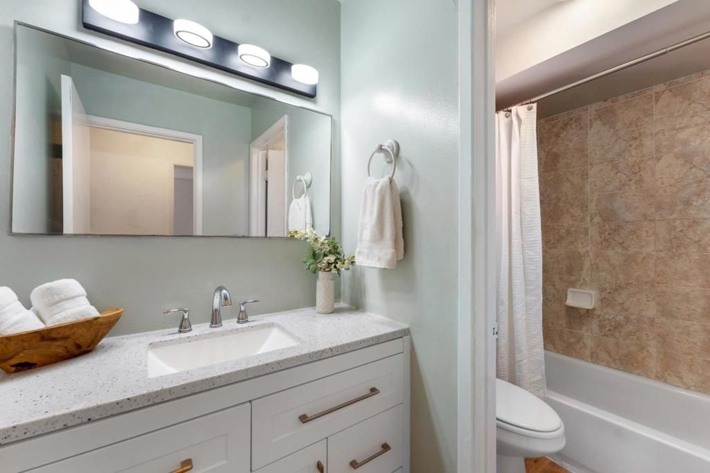 Image 28 of property listing at 6021 Chesbro Avenue, San Jose, CA 95123