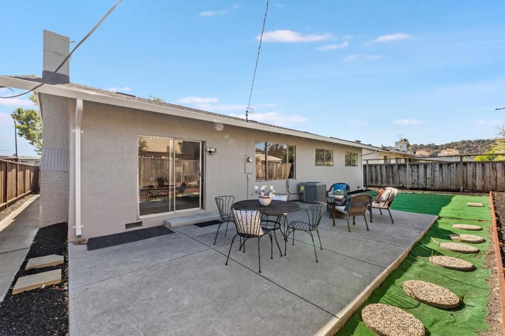 Image 33 of property listing at 6021 Chesbro Avenue, San Jose, CA 95123