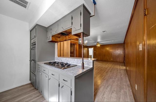 8447 Sterlingshire St, Houston, TX 77078