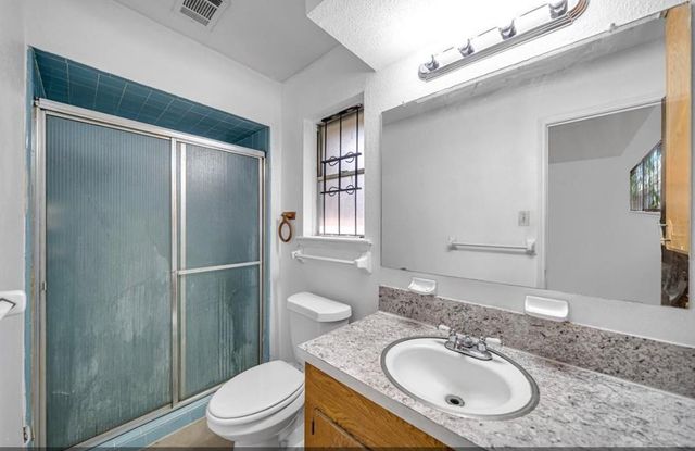 8447 Sterlingshire St, Houston, TX 77078