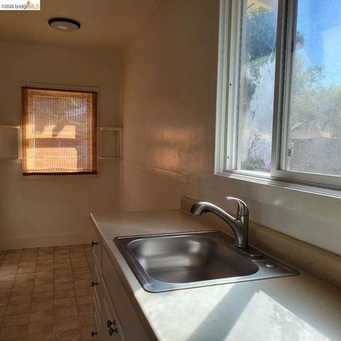 731 Santa Fe Ave., Albany, CA 94706