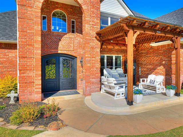 13201 Big Cedar Lane, Yukon, OK 73099