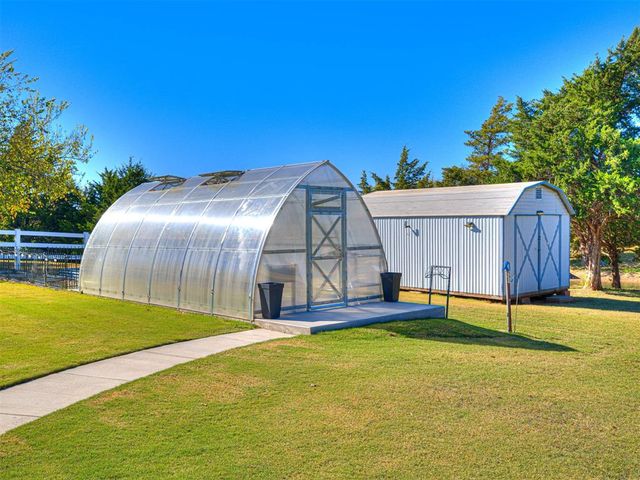 13201 Big Cedar Lane, Yukon, OK 73099