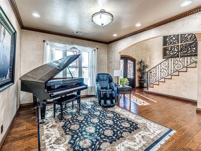 13201 Big Cedar Lane, Yukon, OK 73099