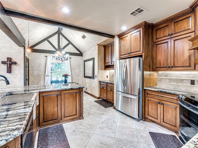 13201 Big Cedar Lane, Yukon, OK 73099