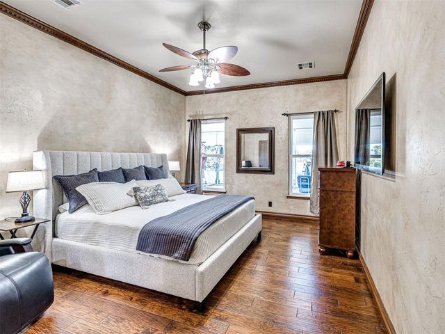 13201 Big Cedar Lane, Yukon, OK 73099