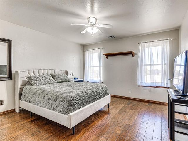 13201 Big Cedar Lane, Yukon, OK 73099